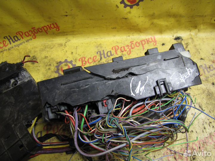 Блок предохранителей Ford Focus 3 (арт.1)