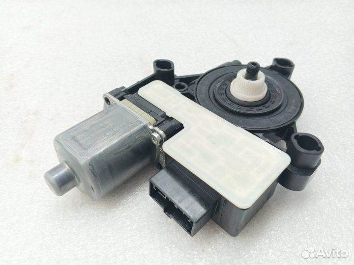 Моторчик стеклоподъемника задний правый Volkswagen