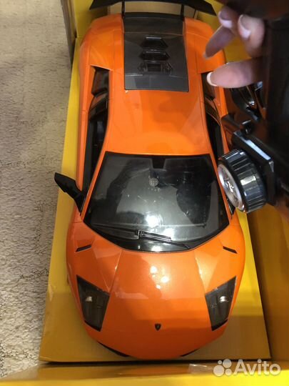 Машина на пульте управления большая