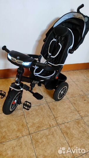 Трехколесный велосипед BMW