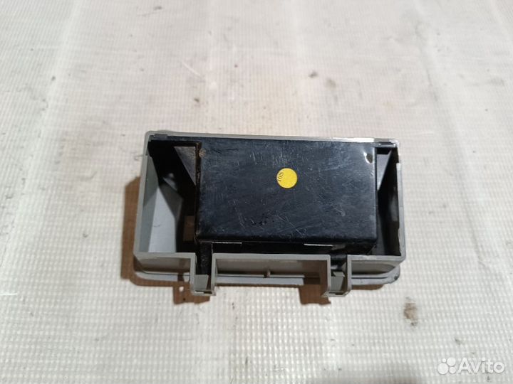 Пепельница задняя Volkswagen Caddy 3