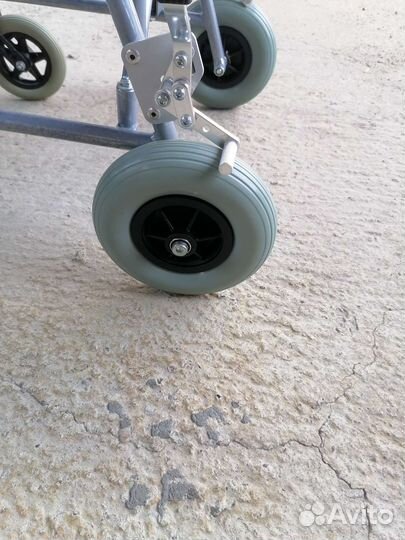 Инвалидная коляска