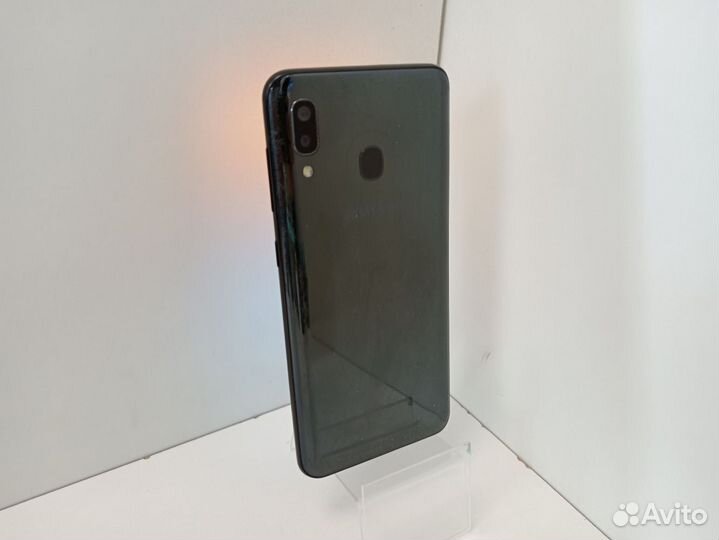 Samsung Galaxy A20, 3/32 ГБ