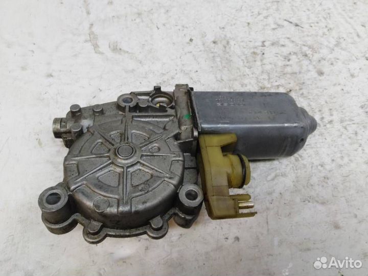 Моторчик переднего правого стеклоподъемника A00482