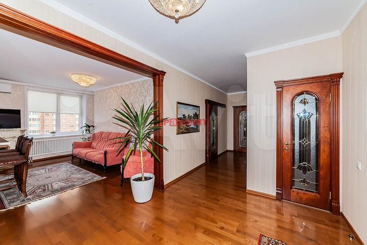 3-к. квартира, 101 м², 8/14 эт.