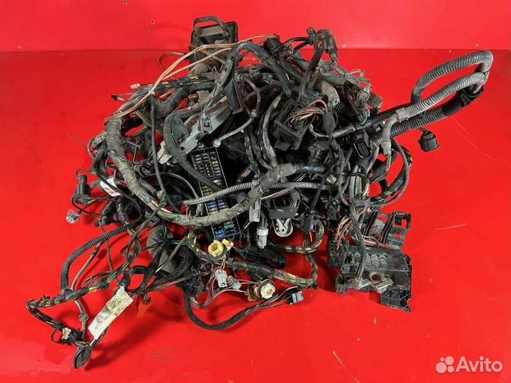 Проводка подкапотная с блоком предохранителей