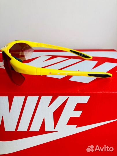 Жёлтые спортивные солнцезащитные очки