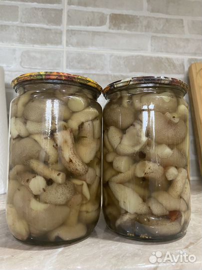 Грибы маринованные