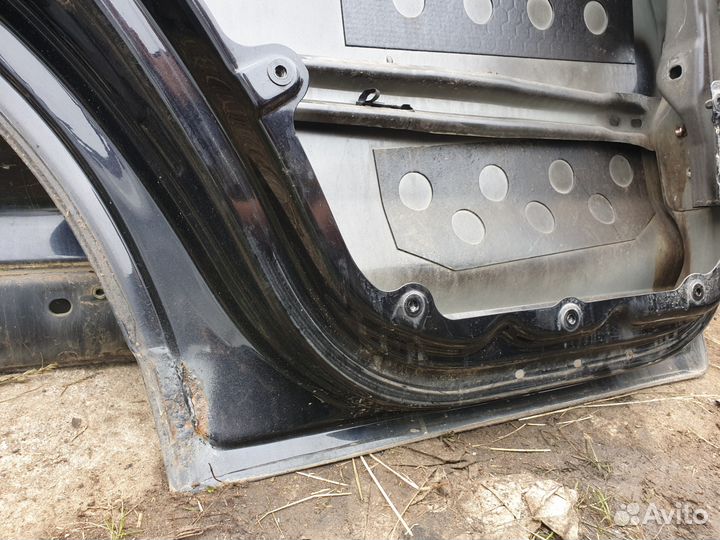 Дверь задняя левая vw touareg cayenne 955 957 черн