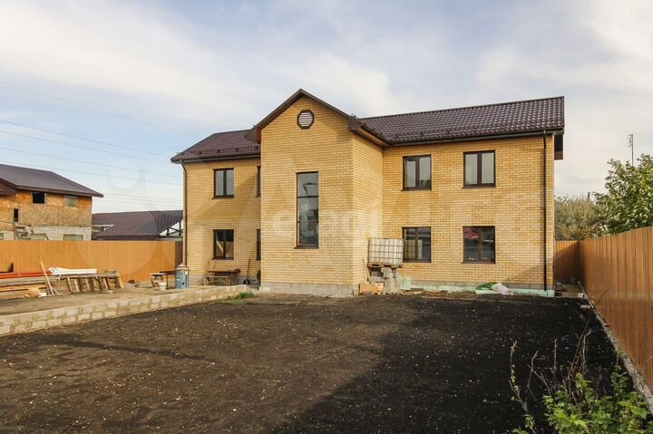 Дом 199,5 м² на участке 5,9 сот.