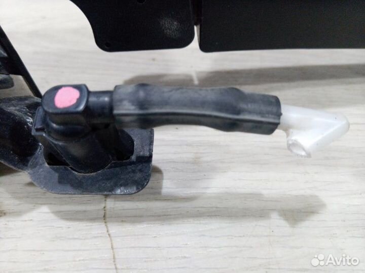 Моторчик стеклоочистителя задний Toyota Land