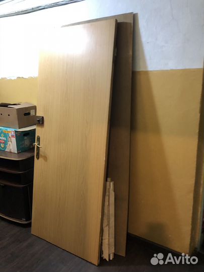 Дверь входная деревянная бу