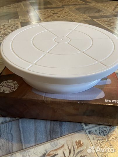 Подставка крутящяяся для работы с тортом