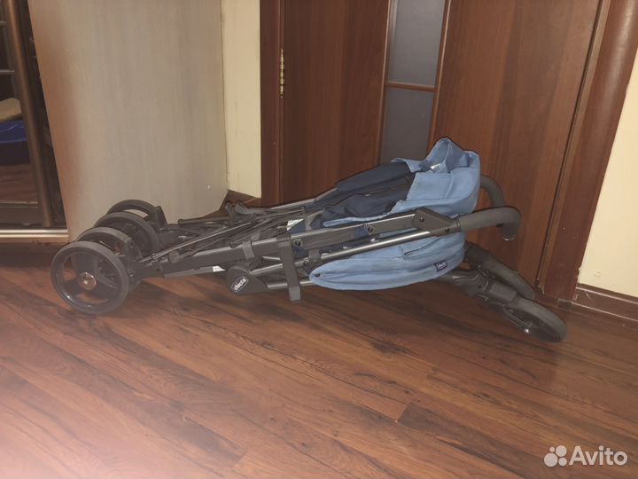 Коляска прогулочная