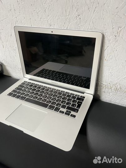 Macbook air 13 A1466 Core i5 8 гб 120 гб