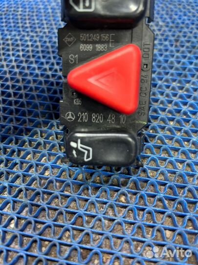 Блок кнопок Mercedes-Benz W210 седан 1999