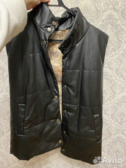 Пальто женско и куртка зимняя, жилетка,дождивик