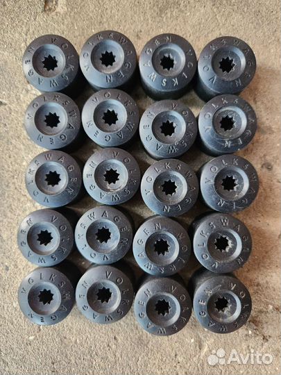 Колесные болты VAG Golf Jetta Polo