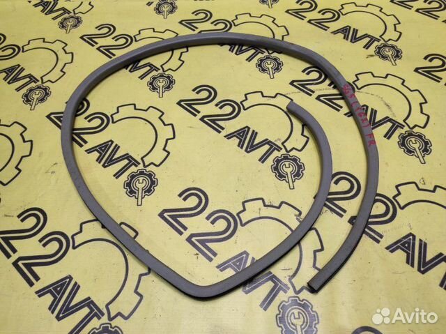 Уплотнитель проема двери передний правый Subaru