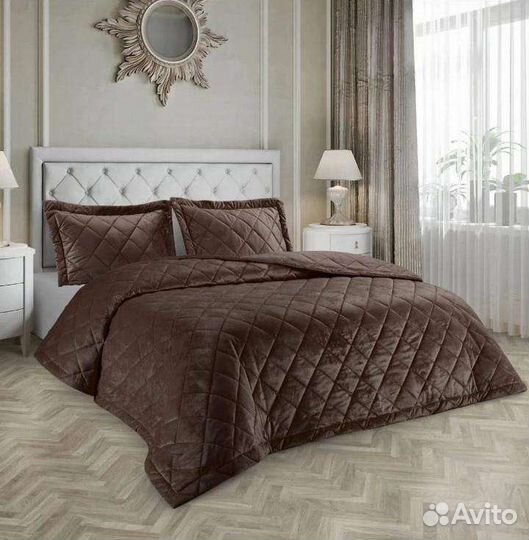 Набор (стеганное покрывало+наволочки)