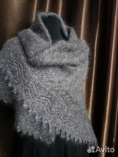 Платок пуховый белый