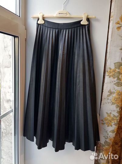 Длинная кожаная юбка плиссе Stradivaruis. Пересыл