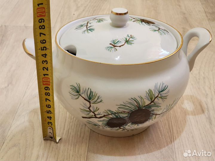 Фарфоровая супница - 