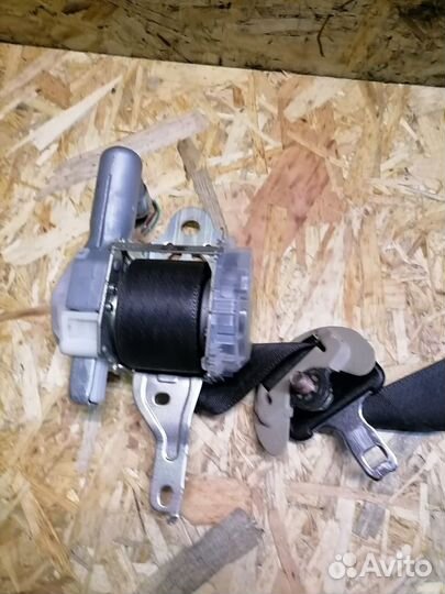 Ремень безопасности правый Mitsubishi Lancer 10