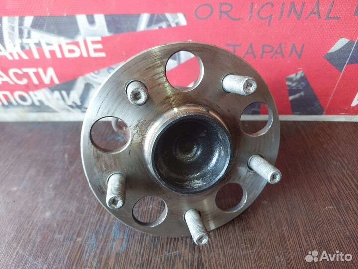 Ступица задняя правая Toyota Camry 70