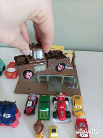 Машинки из мультфильма тачки