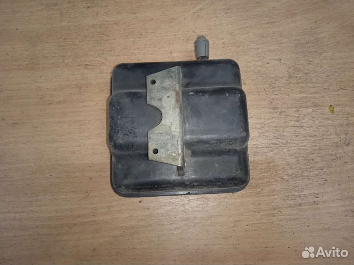 Клапан воздушный (ресивер) mercedes w124 мерседес