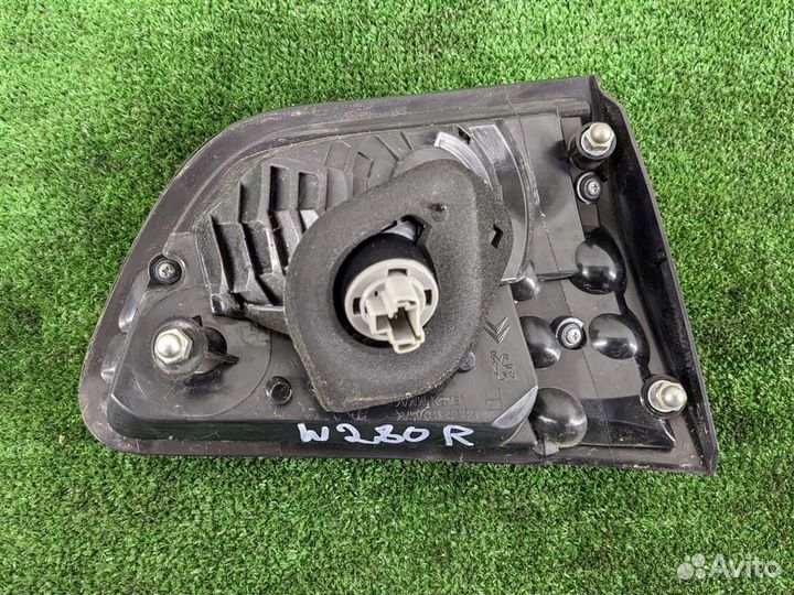 Фонарь задний внутренний правый Citroen C-Crosser