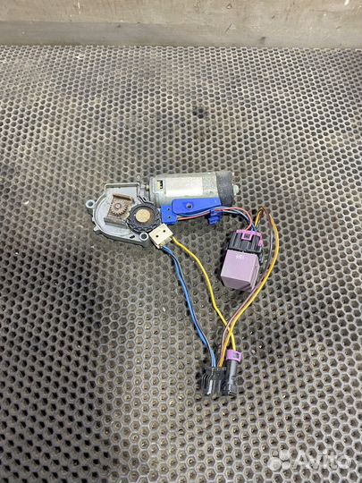 Моторчик Электролюка Ауди 80 B4 Audi