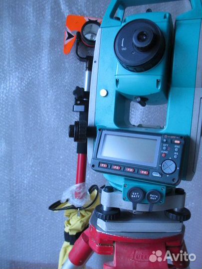 Тахеометр Sokkia 530RL, штатив, веха, призма