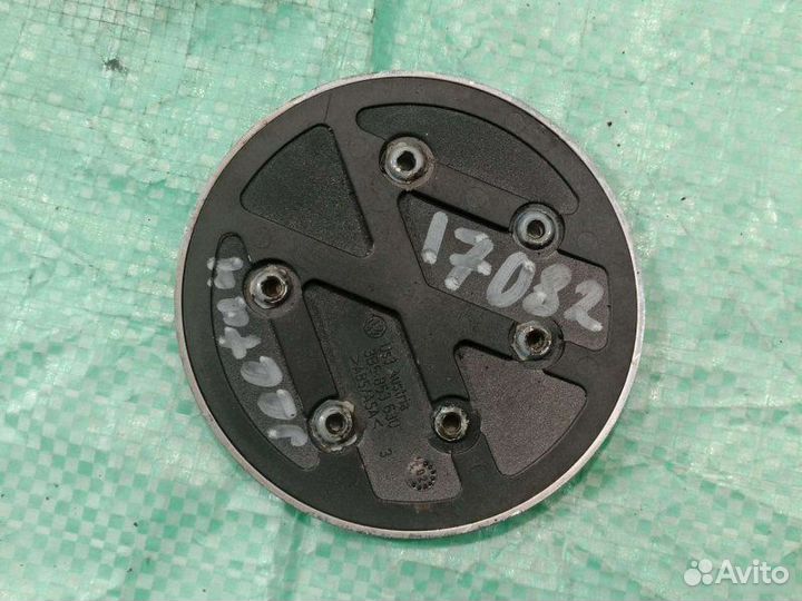 Эмблема на капот Volkswagen Passat B5