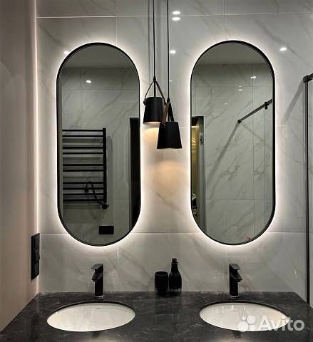 Зеркало в раме с подсветкой капсула