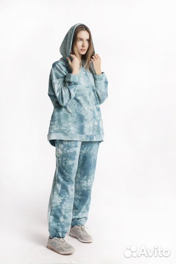 Костюм спортивный голубой Line Up