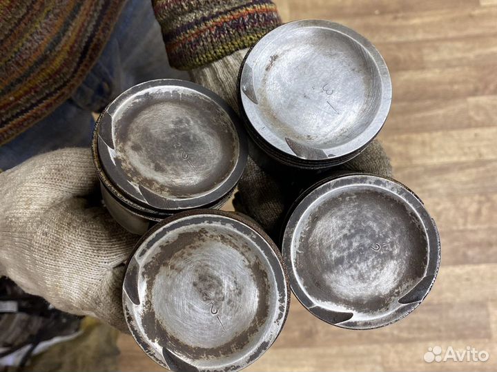 Шатун с поршнем Ниссан Микра,Марч CR12