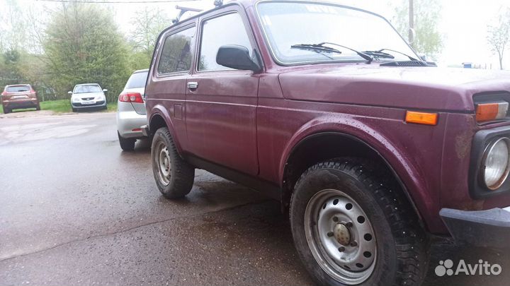 LADA 4x4 (Нива) 1.7 МТ, 2002, 140 000 км