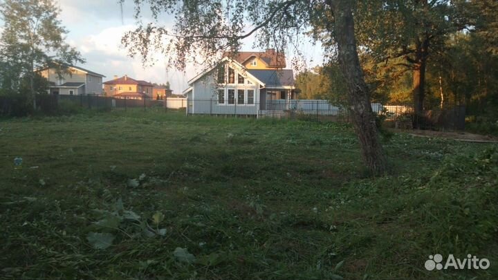 Покос травы триммером