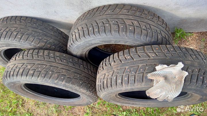 Kumho I'Zen KW22 215/65 R16 98T