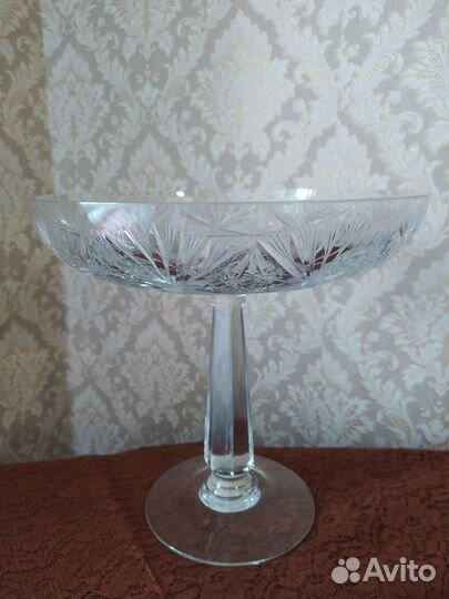 Хрустальная ваза для фруктов на ножке