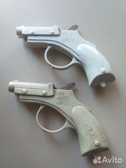 Игрушка пистолет СССР