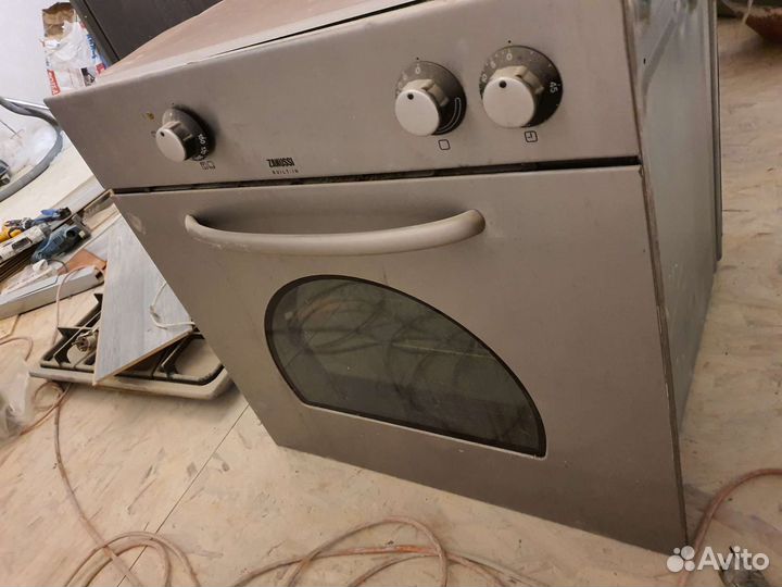 Газовый духовой шкаф с грилем Zanussi built in
