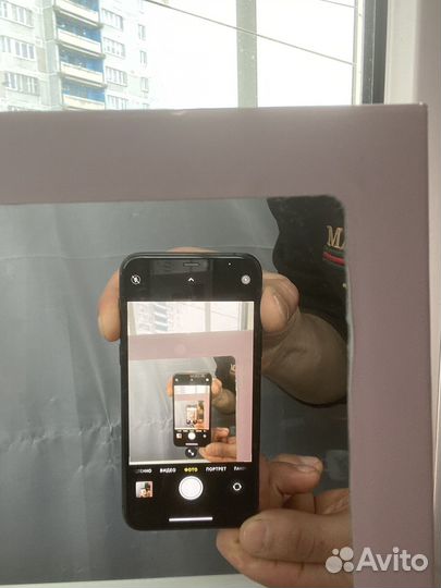 iPhone 11 Pro, 64 ГБ