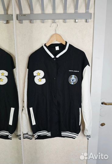 Бомбер на пуговицах новый