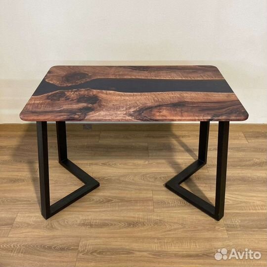 Компьютерный стол. Письменный стол