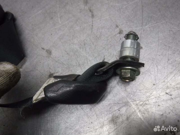 Ремень безопасности задний левый Mitsubishi Pajero