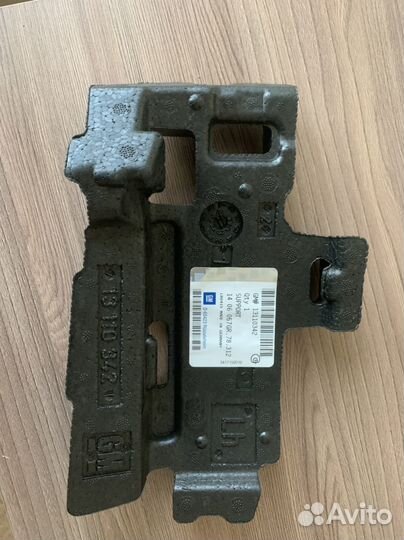 Кронштейн перед. бампера, левый astra H