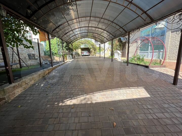 Дом 399 м² на участке 7 сот.